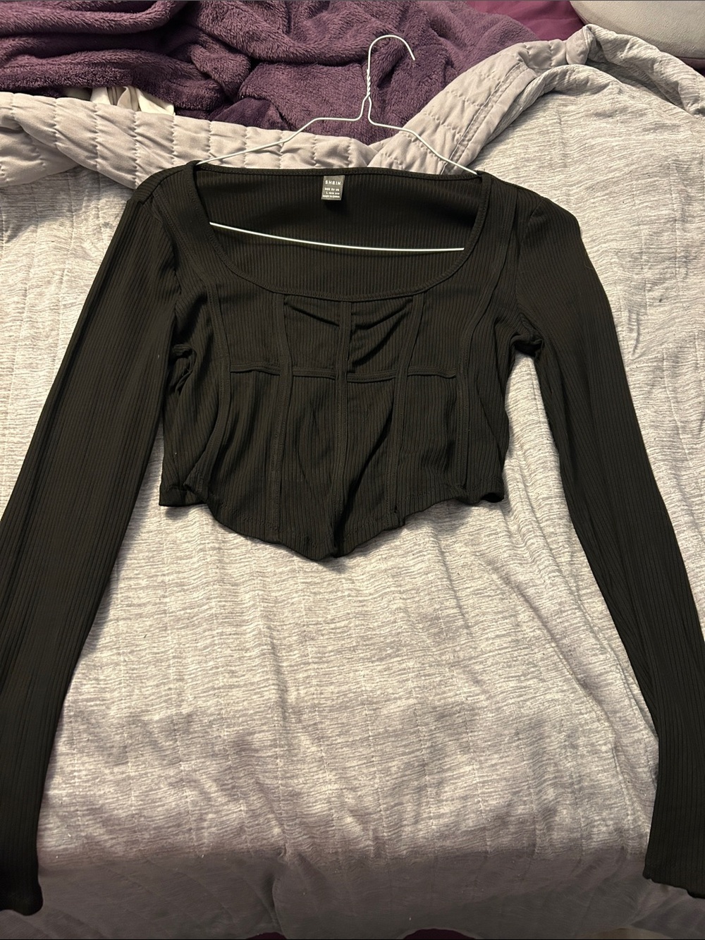 SHEIN Black Ribbed Long-Sleeve Cropped Top